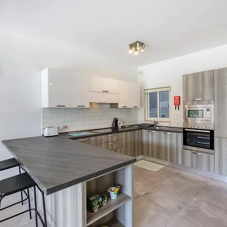 Annitchka Mansions - In Malta