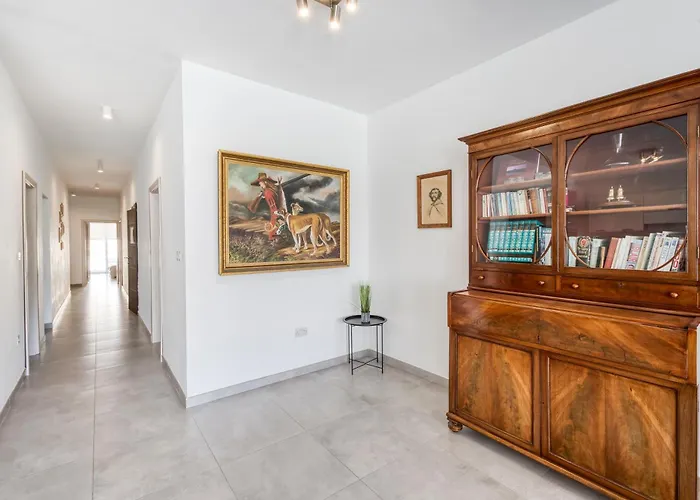 Annitchka Mansions - In Malta * Birkirkara