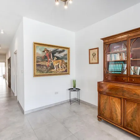 Annitchka Mansions - In Malta * Birkirkara