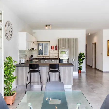 Apartment Annitchka Mansions - In Malta *