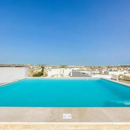 Annitchka Mansions - Pool In Malta Birkirkara