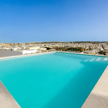 Annitchka Mansions - Pool In Malta شقة بيركيركارا