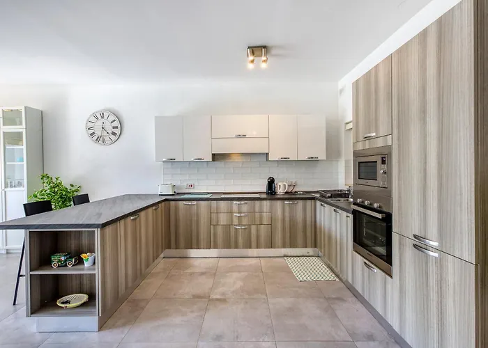 Annitchka Mansions - In Malta *