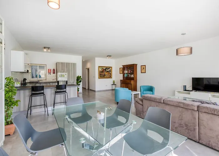 Annitchka Mansions - In Malta * Birkirkara